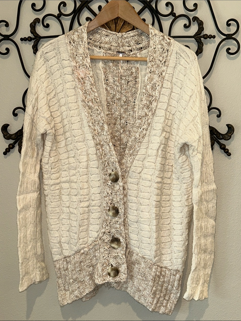 FREE PEOPLE CARDIGAN KNIT BUTTON DOWN SIZE MEDIUM